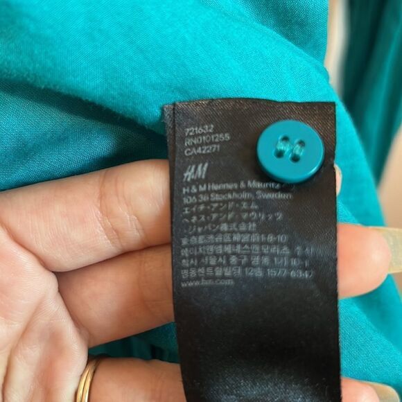 Divided 100% cotton blue button down H&M - Picture 7 of 7